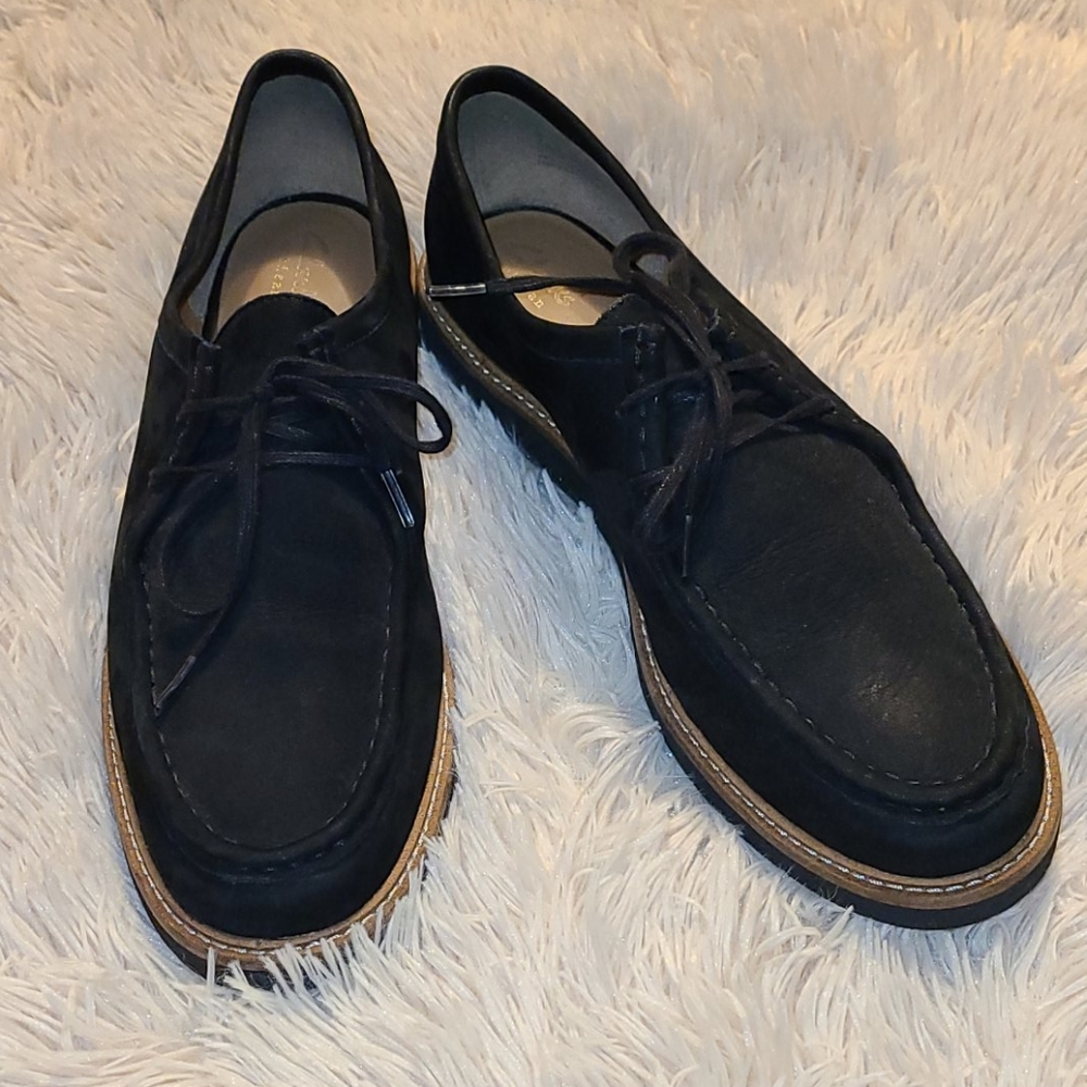 Clarks - Picture 2 of 3